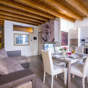 Apartment Medioevo In Centro Como