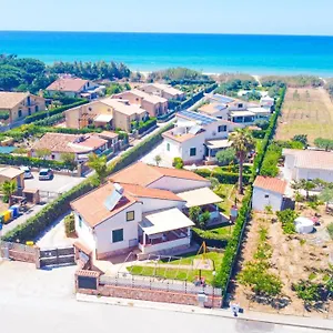 Holiday home Vacanze Mare Nostrum - In Front Of The With Pool Campofelice Di Roccella